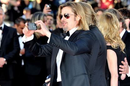 Brad Pitt aprovecha la cámara del iPhone.
