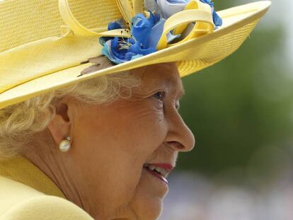 La reina Isabel II a su llegada a Ascot. 