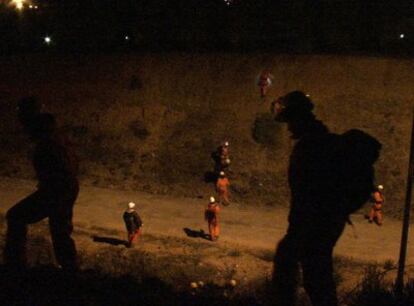 Un grupo de activistas de Greenpeace han accedido hoy a la central nuclear de Cofrentes para pedir su cierre.