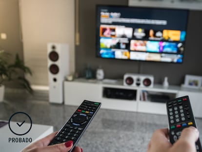 Estos modelos de 'Fire TV' que hemos probado incluyen mandos a distancia para manejarlos con comodidad. GETTY IMAGES.