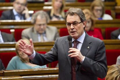 Artur Mas, durante la sesión de control en el Parlament.