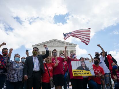 Celebración frente al Supremo de EE UU de la sentencia que impidió a Trump acabar con el programa DACA, el pasado 18 de junio.