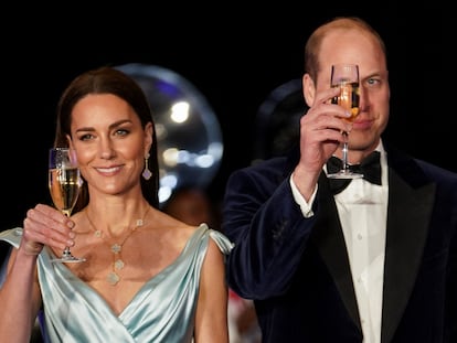 Guillermo de Inglaterra y Kate Middleton, duques de Cambridge, en su visita a Bahamas el 25 de marzo de 2022, durante su gira por el Caribe.