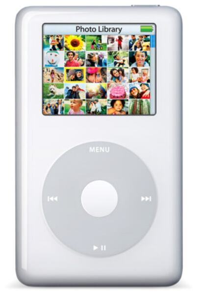 Además de abrir nuevas tiendas en varios países europeos, Apple presentó ayer una edición especial del iPod personalizada para fans de U2, y este nuevo dispositivo para almacenar y ver fotografías.