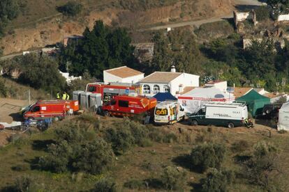 Equipos de emergencias en una zona cercana al pozo, el 21 de enero de 2018.