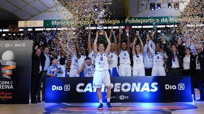 El Perfumerías Avenida celebra la conquista de la Copa