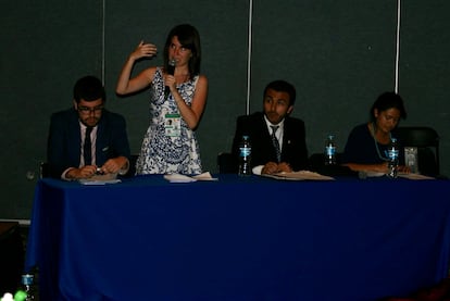 Pilar Rodríguez, en el torneo mundial de debate de 2015.