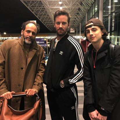 Con esta foto tan 'off-duty', publicada el 24 de enero, Armie Hammer inauguraba su carrera (¿lo pilláis?) a favor de este dos piezas deportivo. No hay nada mejor que viajar cómodo y ligero, pero este exceso 'casual' ha levantado incluso teorías. Según un artículo publicado en la edición estadounidense de Vogue esta podría ser su forma de superar no haber conseguido ninguna nominación a los Oscars. "Quizá el chándal es la forma de Hammer de aflojar la corbata, relajarse un poco, y tomar las cosas con calma. De todos modos, él consigue que el chandal parezca tan chic que, nominado o no, es una victoria para nuestros ojos".