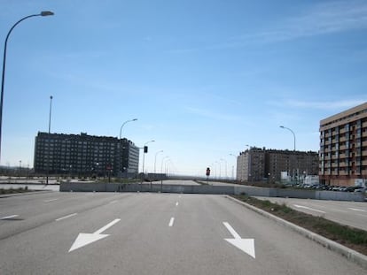 Avenida en el extremo sur del PAU Ensanche de Vallecas. 