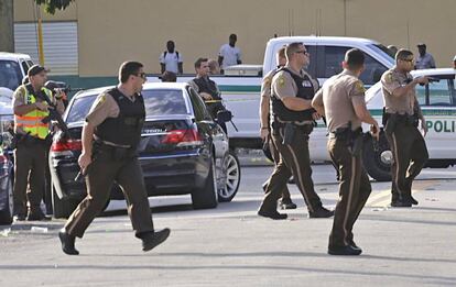 Operativo tras el tiroteo de este lunes en Miami.