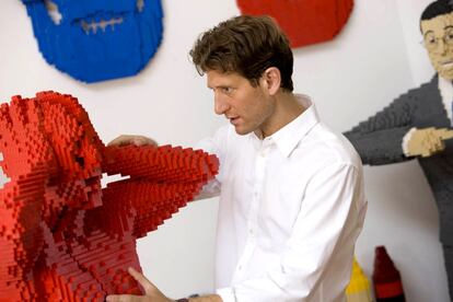 Recién acabado su colaboración con el periodista australiano, Dean West, en 'In pieces' (En trozos), Sawaya cree que en los próximos años se verá todo un movimiento de arte hecho con bloques de Lego del que espera formar parte.