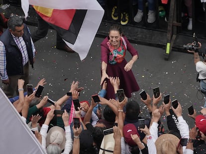 Claudia Sheinbaum Pardo en su inicio de campaña en el Zócalo de Ciudad de México.