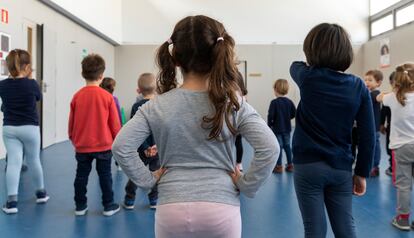 Alumnos de infantil en un colegio de Valencia el 12 de marzo, el día que se anunció el cierre escolar para toda España.