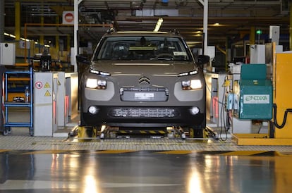 Un Citro&euml;n Cactus en la f&aacute;brica de Villaverde (Madrid)