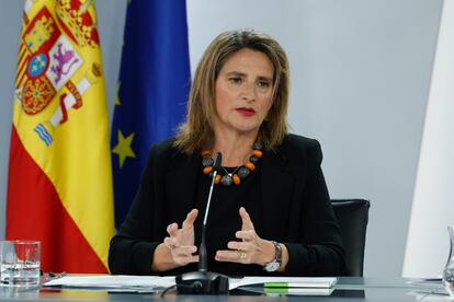 La vicepresidenta tercera y ministra para la Transición Ecológica, Teresa Ribera, el martes tras el Consejo de Ministros.
