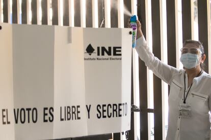 El Instituto Nacional Electoral (INE) realizó una presentación a medios de las medidas y protocolo de sanidad que aplicará para la realización de las elecciones, el próximo 6 de junio de 2021.