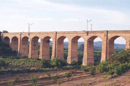 Viaducto de la Riera Salomó (Tarragona), en la línea Madrid-Barcelona.