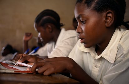 Estudiantes en Tanzania