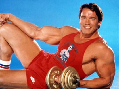Arnold Schwarzenegger en su época dorada. Actualmente, con 70 años, sus músculos siguen recios.