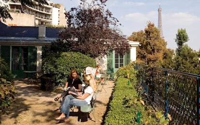 La casa de Honoré Balzac, con la torre Eiffel al fondo. 