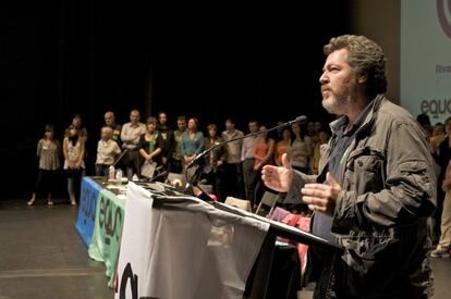 Juan L&oacute;pez de Uralde, candidato de Equo a la presidencia, junto al resto de candidatos provinciales al 20-N.