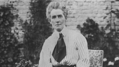Edith Cavell (1865 - 1915) enfermera británica condenada a muerte y ejecutada por un pelotón de fusilamiento alemán.