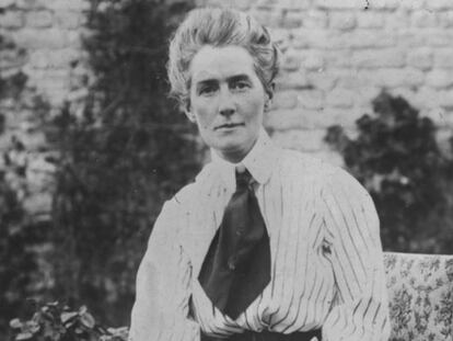 Edith Cavell (1865 - 1915) enfermera británica condenada a muerte y ejecutada por un pelotón de fusilamiento alemán.