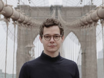 Sergio Pardo, en el puente de Brooklyn, Nueva York.