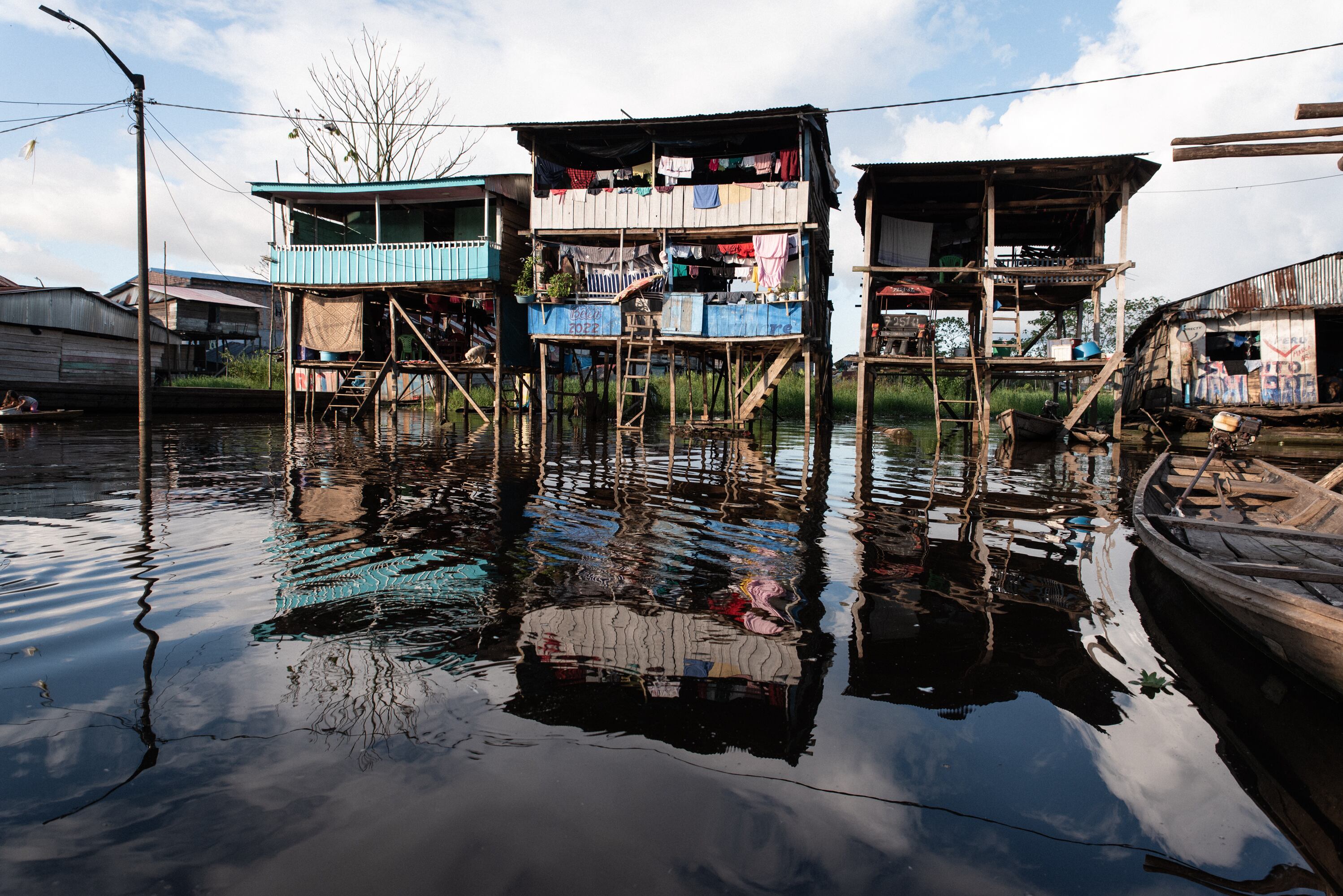 Casas sobre palafitos en el barrio de Belén, en Iquitos (Perú).