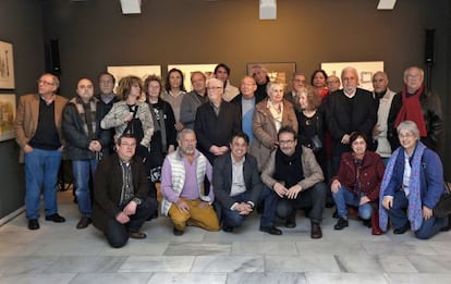 Artistas y responsables de la exposición, en Bancaixa.