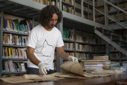 El historiador Ruy Farías en una de las salas del Museo de la Emigración Gallega.