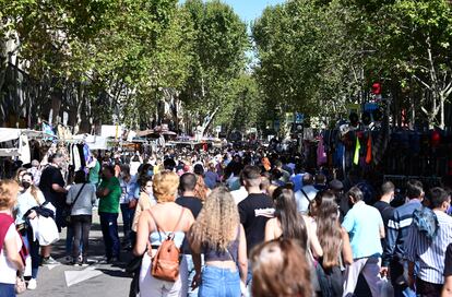 The outdoor Rastro market in Madrid.