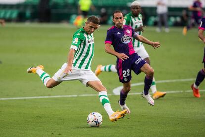 Joaquín dispara a puerta ante el acoso de Nacho.