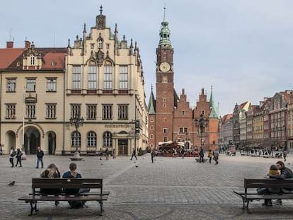 El Antiguo Ayuntamiento y la plaza del Mercado de la ciudad polaca de Wroclaw (o Breslavia). 