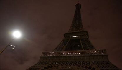 La torre Eiffel el 14 de noviembre de 2015.