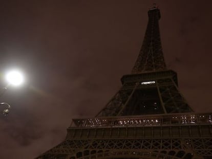 La torre Eiffel el 14 de noviembre de 2015. 