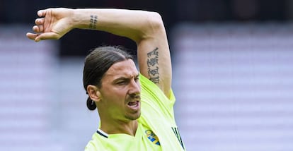 El brazo y la muñeca de Ibrahimovic.