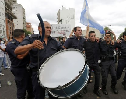 Protesta de polic&iacute;as en La plata esta semana. 