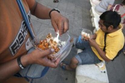 Dos personas atendidas por la Asociación Casa Solidaria.
