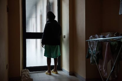 Joven víctima de trata que tuvo gemelos tras ser violada.