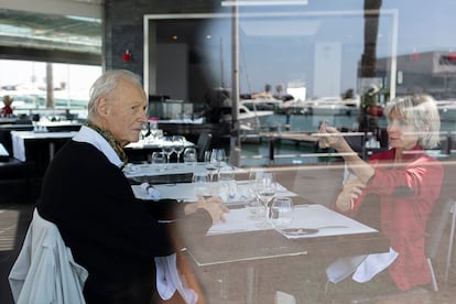 Louis Bériot y su mujer Domi durante su último viaje a Portugal, antes de que el periodista y escritor recurriese a un suicidio asistido en Basilea (Suiza). Padecía cáncer de páncreas.