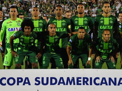 Atletas da Chape antes da semifinal contra o San Lorenzo.