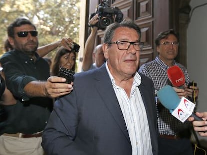 Pedro &Aacute;ngel Hern&aacute;ndez Mateo llega al Tribunal Superior de Justicia valenciano.