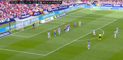 En la jornada 32, Raúl de Tomás marcó en el Metropolitano el gol de falta directa más cercando de la Liga a menos de 20 m.