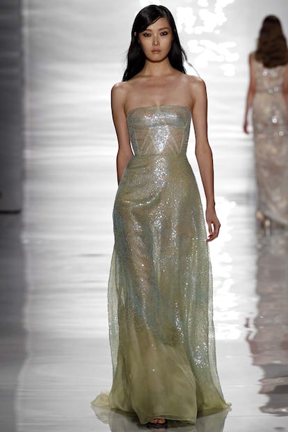 los interminables escotes de reem acra