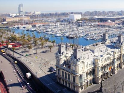 Vista del puerto de Barcelona desde la estatua de Col&oacute;n.