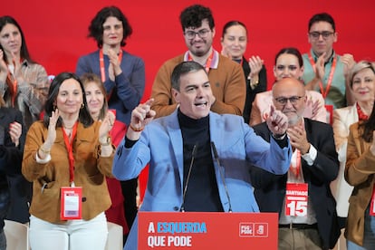 El secretario general del PSOE y presidente del Gobierno, Pedro Snchez, este domingo en Santiago de Compostela.