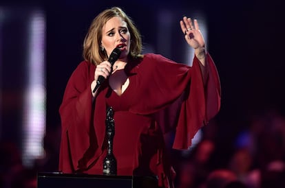 Adele durante una actuación a mediados de febrero.