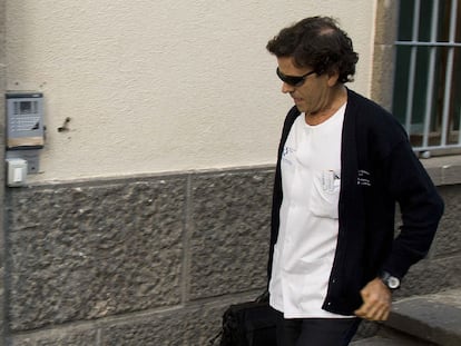 Eufemiano Fuentes se dirige a su consulta en Las Palmas.