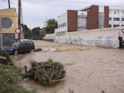 Casi 140 metros por litro cuadrado han caído en algunos puntos de la ciudad andaluza, completamente anegada